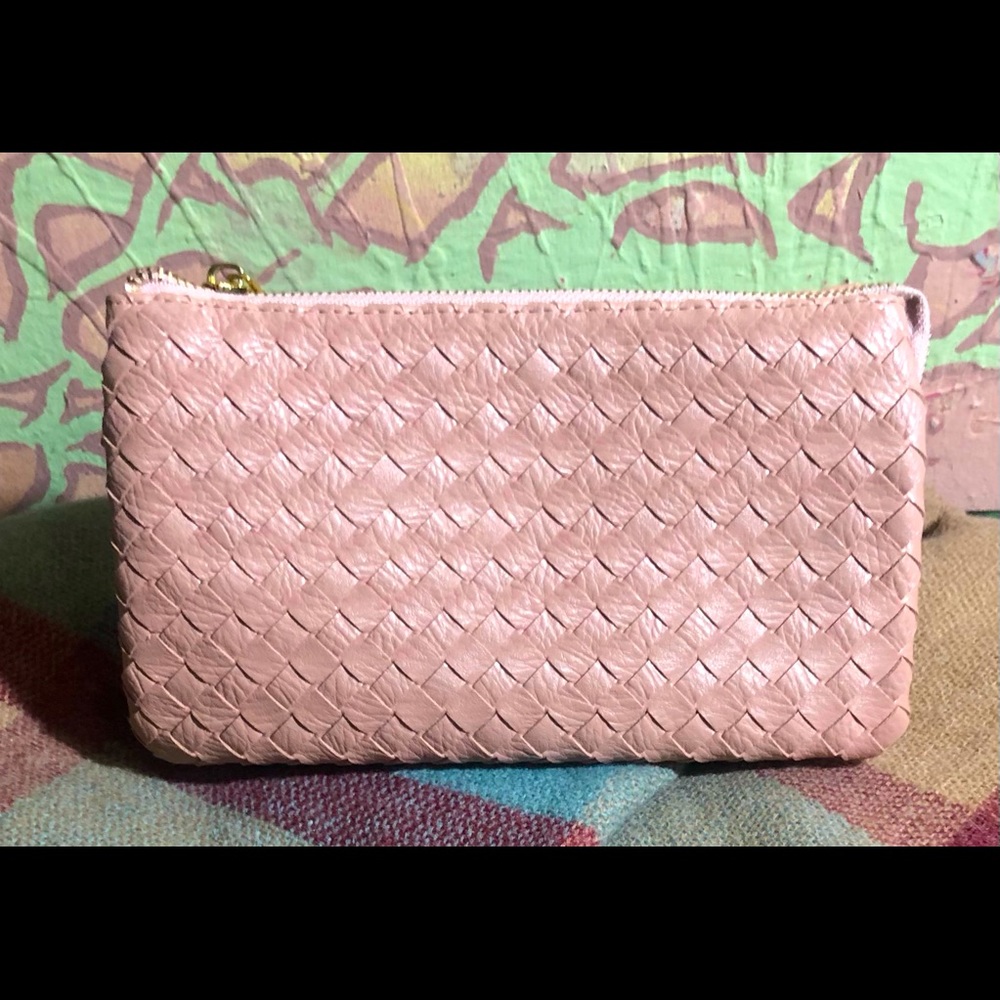 Pink Woven Crossbody👛👛👛